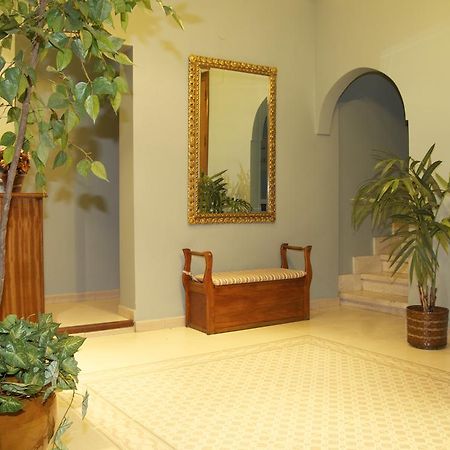 Hostal El Catalan Madrid Exterior photo