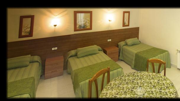 Hostal El Catalan Madrid Room photo